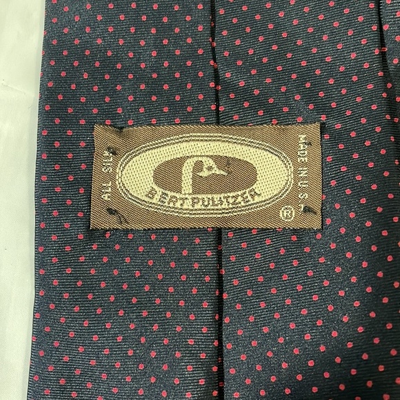 Bert Pulitzer mens navy and red polka dot tie, like new condition 3.5”W by 57”L - Picture 4 of 7
